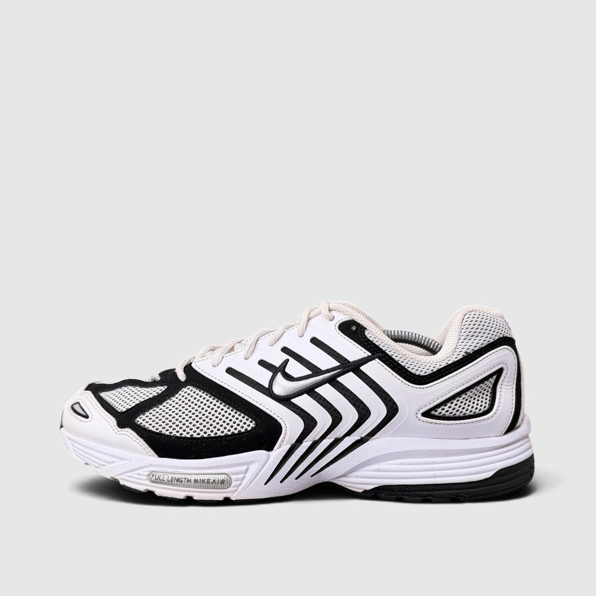 Nike Air Pegasus 2005 Metallic Silver, buty sportowe męskie w bardzo dobrym stanie rozmiar 45.5, boczny profil, lewa strona