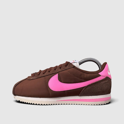 Nike Classic Cortez, buty sportowe damskie w bardzo dobrym stanie rozmiar 36.5, boczny profil, lewa strona