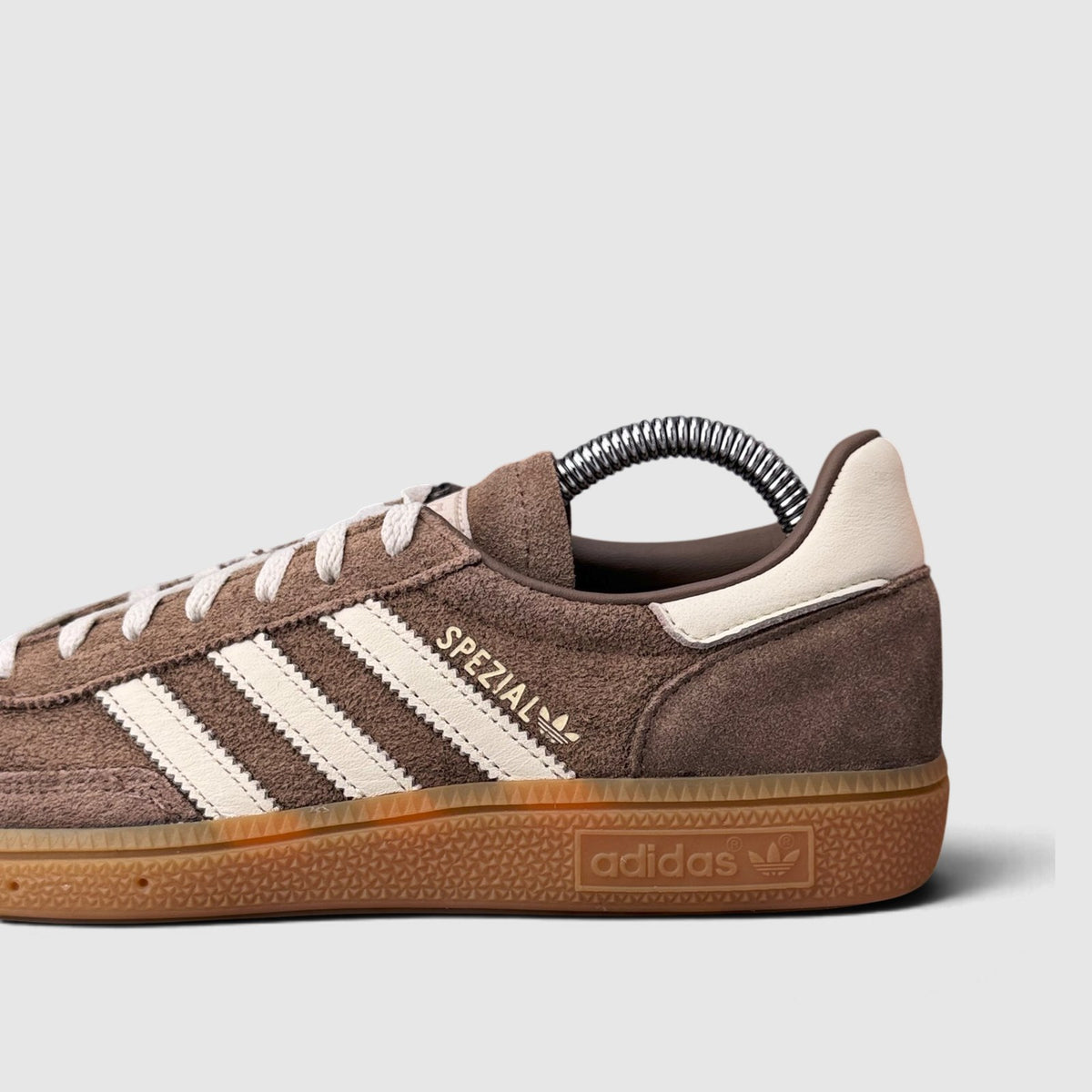 Adidas Handball Spezial, buty sportowe damskie w bardzo dobrym stanie rozmiar 38, detal