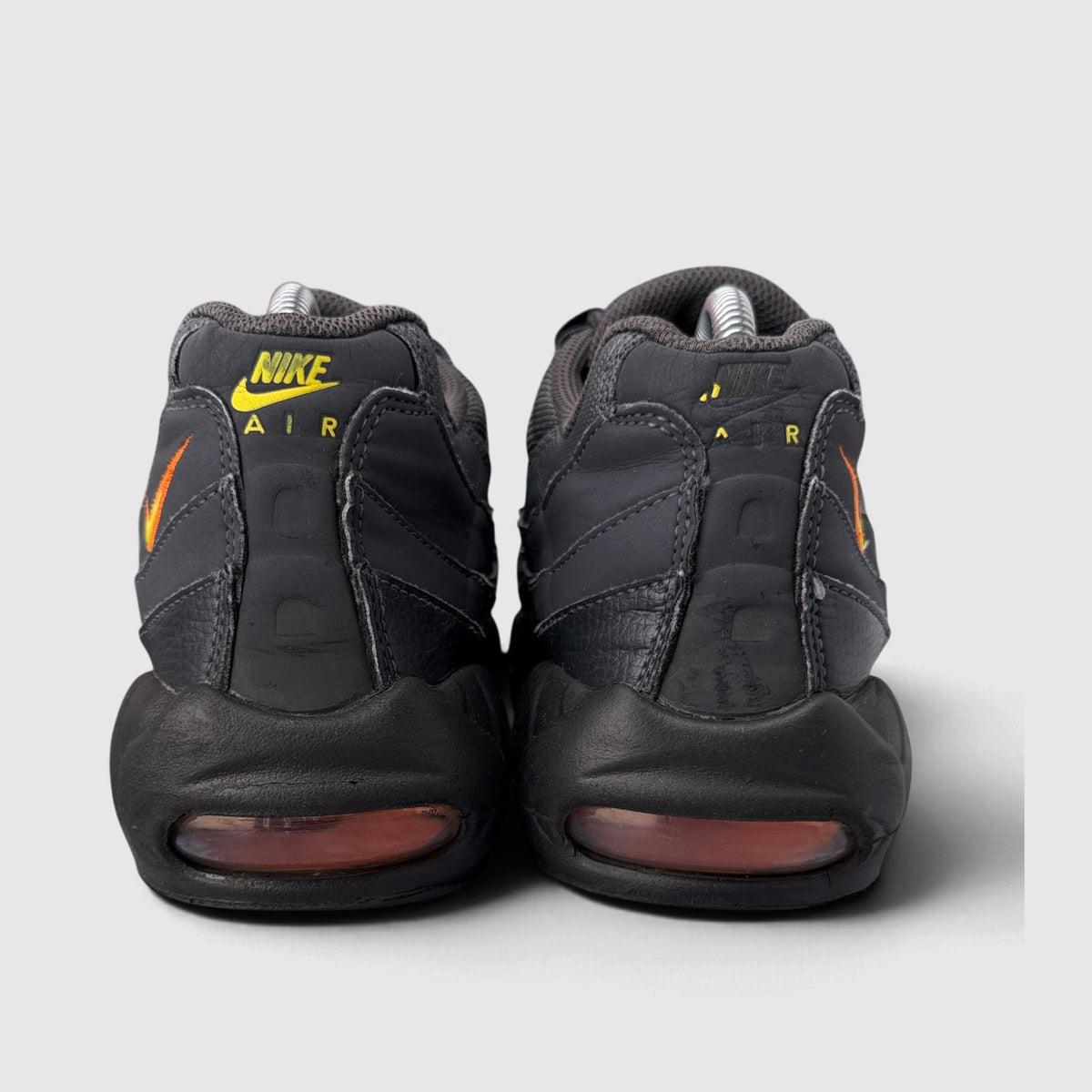 Nike Air Max 95 Anthracite / Opti Yellow, buty sportowe męskie w bardzo dobrym stanie rozmiar 42, widok z tyłu