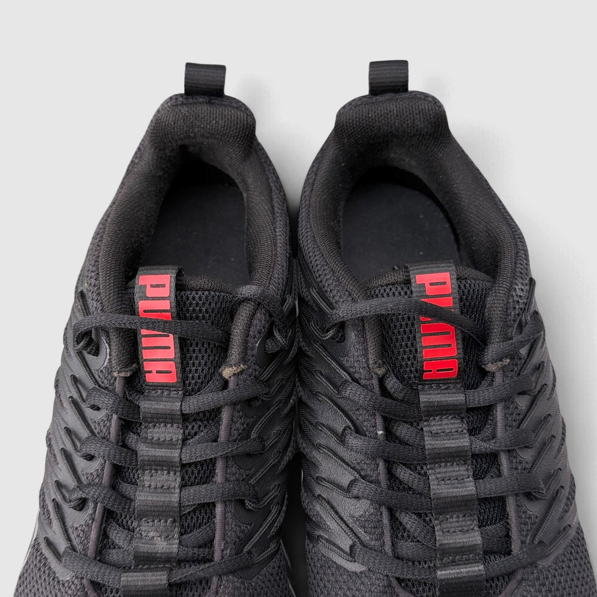 Puma Voltaic Evo Black, buty sportowe męskie w bardzo dobrym stanie rozmiar 41, widok z góry
