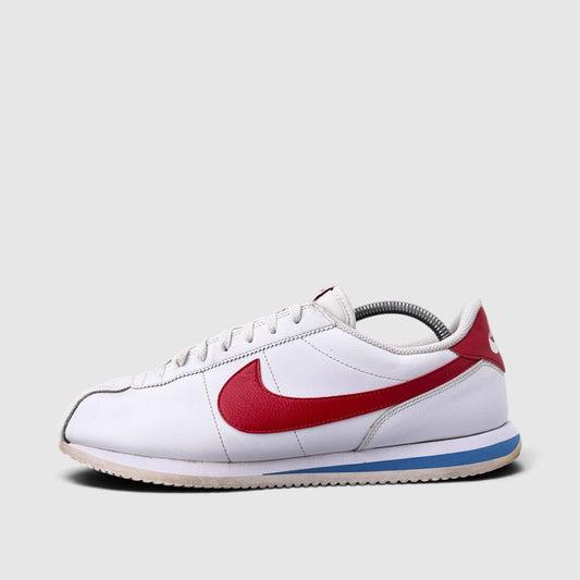 Nike Classic Cortez, buty sportowe męskie w bardzo dobrym stanie rozmiar 45.5, boczny profil, lewa strona