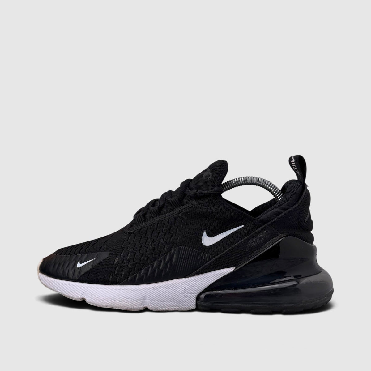 Nike Air Max 270, buty sportowe męskie w bardzo dobrym stanie rozmiar 43, boczny profil, lewa strona