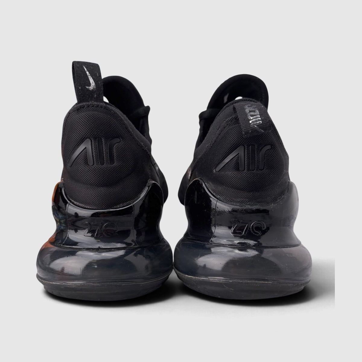Nike Air Max 270, buty sportowe męskie w bardzo dobrym stanie rozmiar 43, widok z tyłu