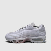 Nike Air Max 95 Wolf Grey, buty sportowe męskie w bardzo dobrym stanie rozmiar 44, boczny profil, lewa strona