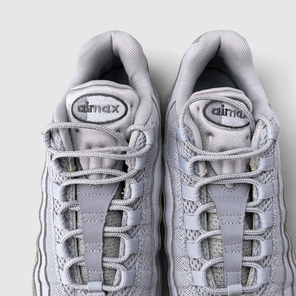 Nike Air Max 95 Wolf Grey, buty sportowe męskie w bardzo dobrym stanie rozmiar 44, język buta