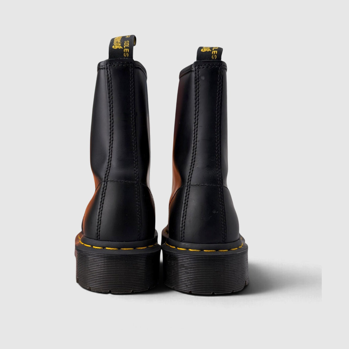 Dr. Martens Lace Up Leather Boots, botki męskie w bardzo dobrym stanie rozmiar 45, widok z tyłu