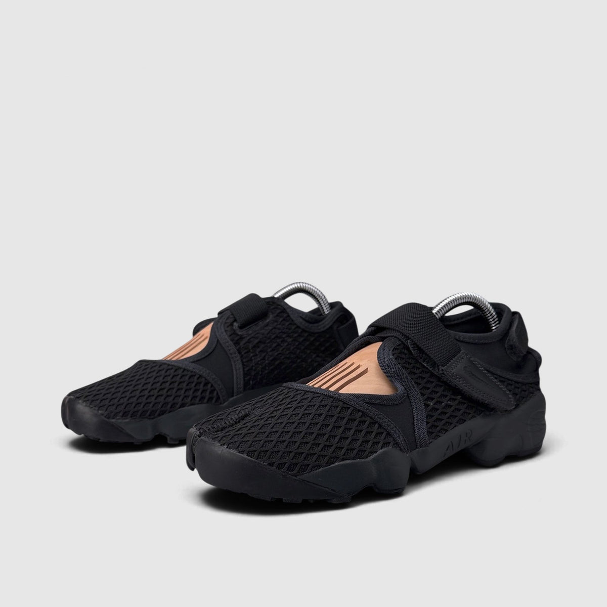 Nike Air Rift Lace Off Noir, sandały damskie w bardzo dobrym stanie rozmiar 39, para butów