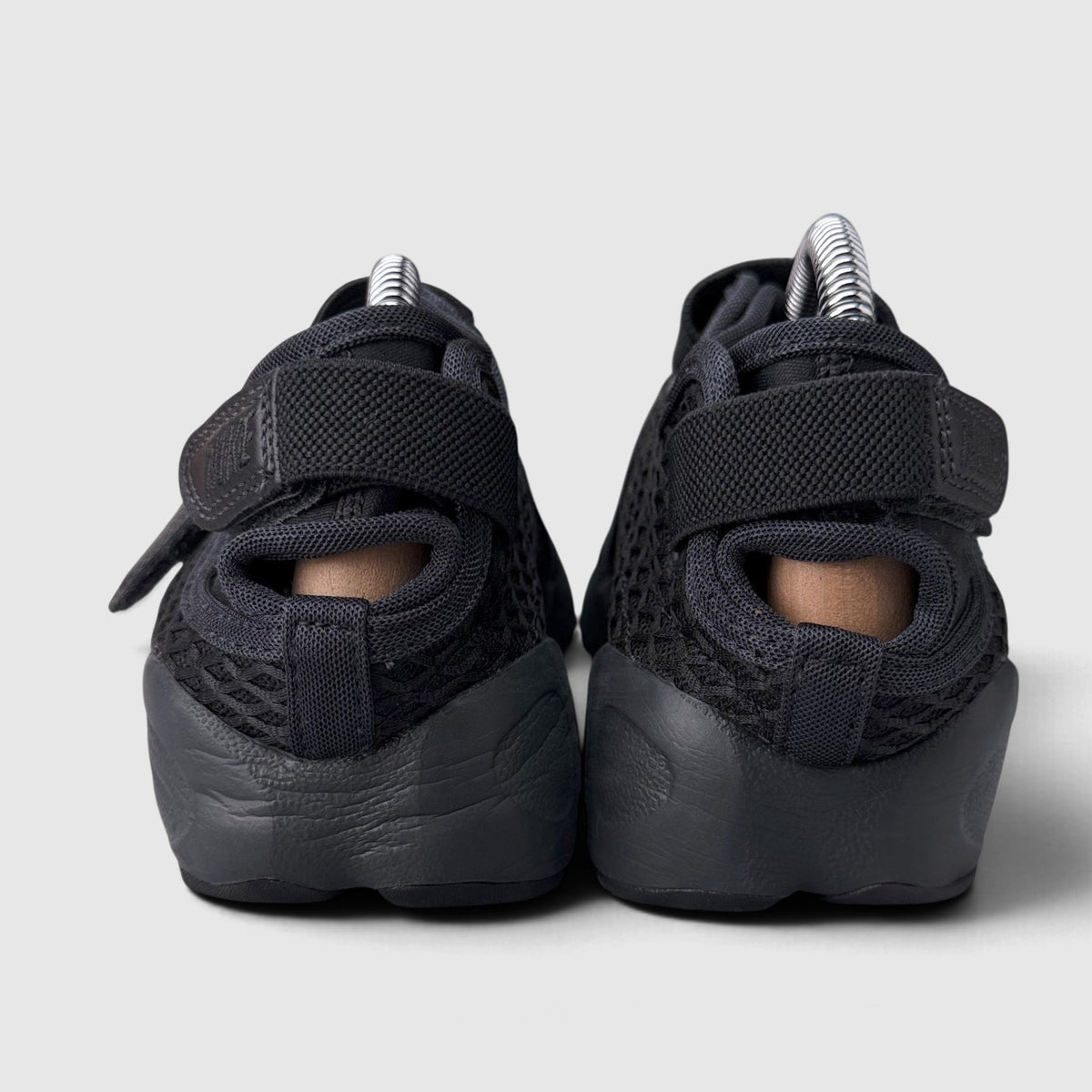 Nike Air Rift Lace Off Noir, sandały damskie w bardzo dobrym stanie rozmiar 39, widok z tyłu