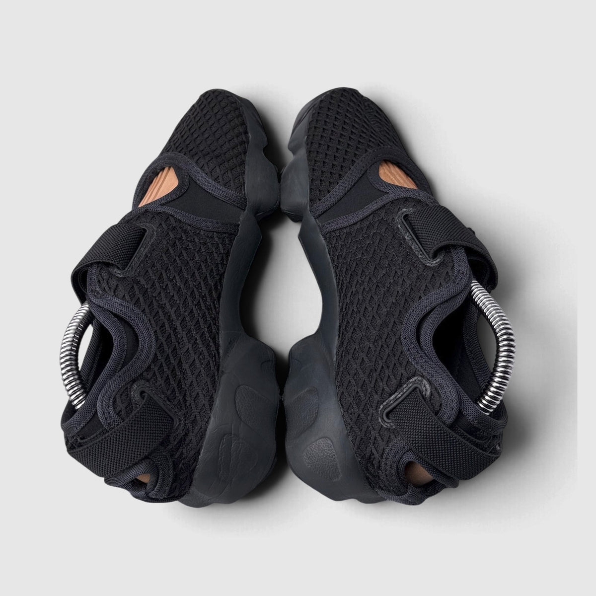 Nike Air Rift Lace Off Noir, sandały damskie w bardzo dobrym stanie rozmiar 39, widok z góry