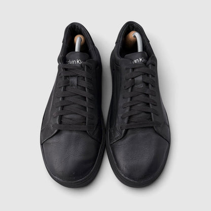 Calvin Klein Leather Sneakers, buty sportowe męskie w bardzo dobrym stanie rozmiar 44, widok z góry