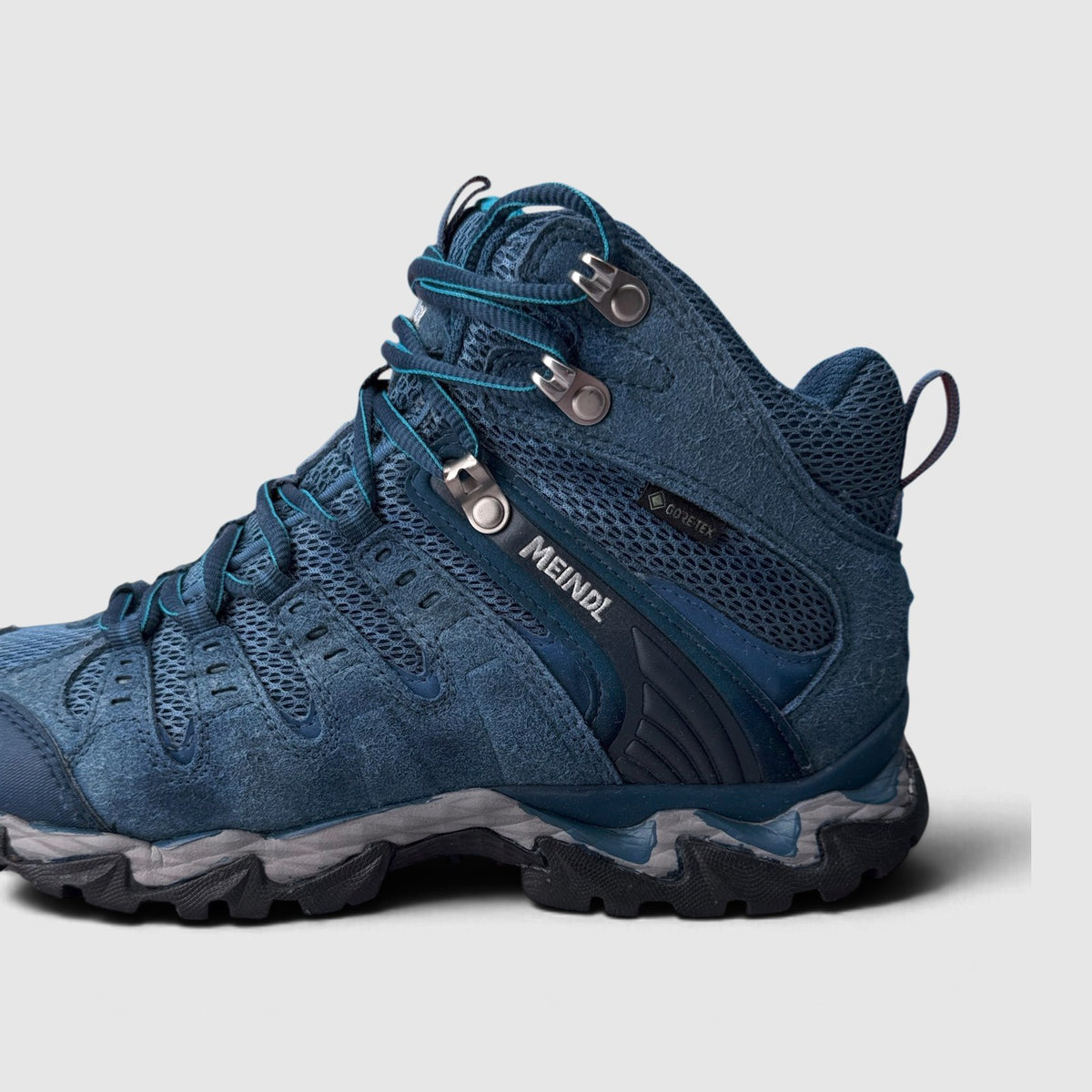 Meindl Gore-Tex Boots, śniegowce damskie w bardzo dobrym stanie rozmiar 38.5, boczny profil, lewa strona