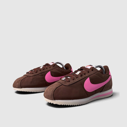 Nike Classic Cortez, buty sportowe damskie w bardzo dobrym stanie rozmiar 38.5, para butów