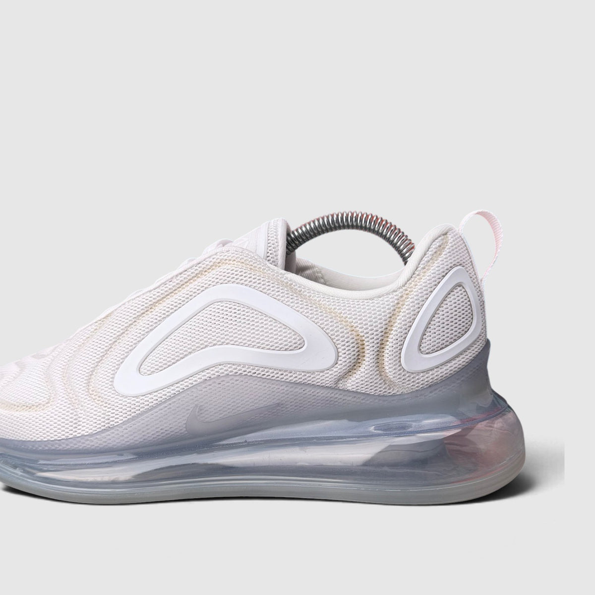 Nike Air Max 720 Metallic Platinum, buty sportowe męskie nowe rozmiar 42, boczny profil, prawa strona