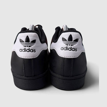 Adidas Superstar, buty sportowe damskie w bardzo dobrym stanie rozmiar 37 1/3, widok z tyłu