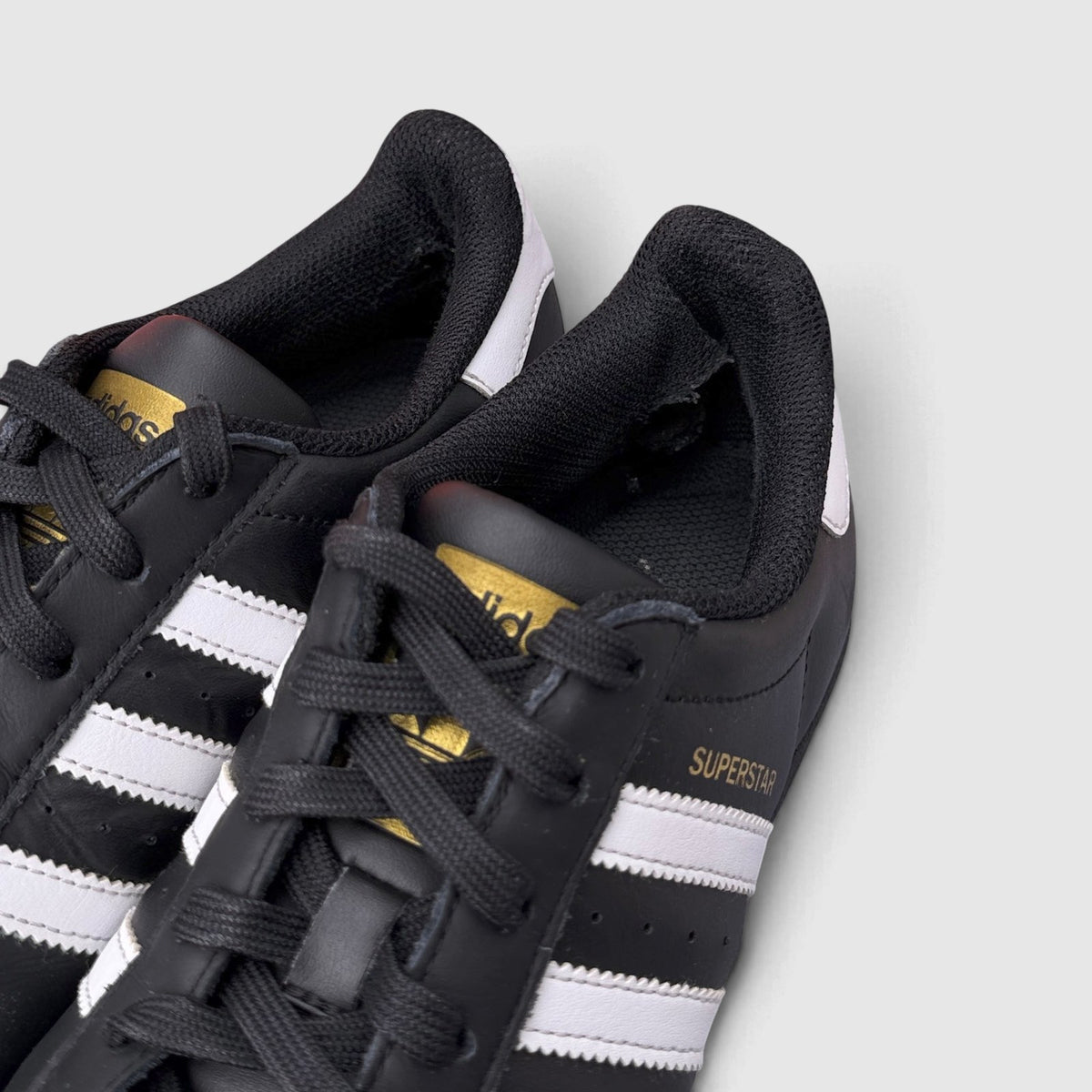 Adidas Superstar, buty sportowe damskie w bardzo dobrym stanie rozmiar 37 1/3, detal