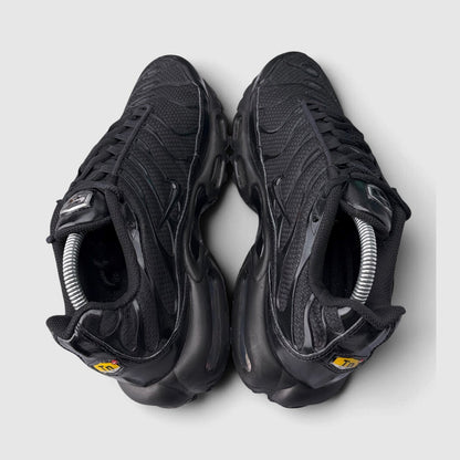 Nike Air Max Plus Triple Black, buty sportowe męskie w bardzo dobrym stanie rozmiar 42.5, widok z góry