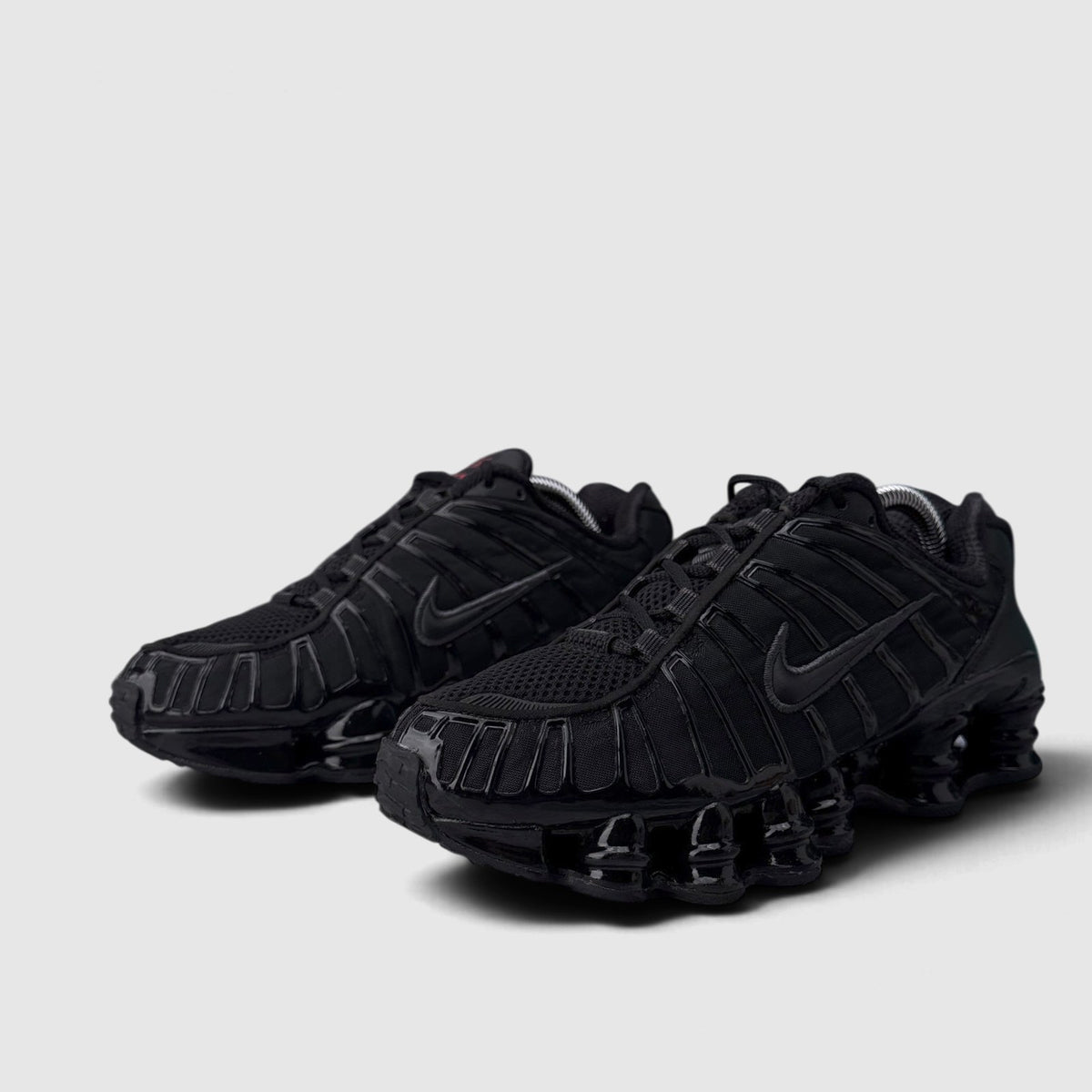Nike Shox TL Triple Black, buty sportowe damskie w bardzo dobrym stanie rozmiar 38.5, para butów
