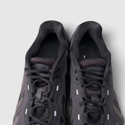 Nike Air Max DN8 Triple Black, buty sportowe męskie w bardzo dobrym stanie rozmiar 42, widok z góry