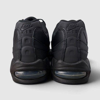 Nike Air Max 95 OG Black, buty sportowe męskie w bardzo dobrym stanie rozmiar 45.5, widok z tyłu