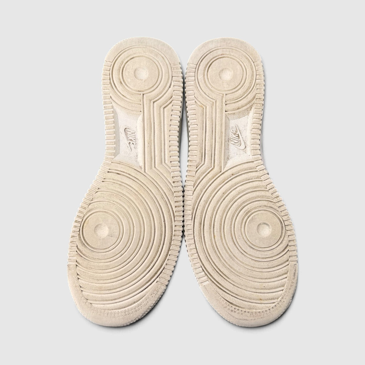 Nike Air Force 1 Low Mini Gold Swooshes, buty sportowe damskie w bardzo dobrym stanie rozmiar 38.5, podeszwa