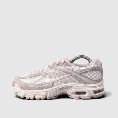 Nike Air Max Moto 2K SE, buty sportowe damskie w bardzo dobrym stanie rozmiar 37.5, boczny profil, lewa strona