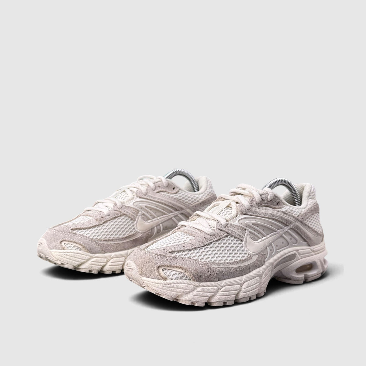 Nike Air Max Moto 2K SE, buty sportowe damskie w bardzo dobrym stanie rozmiar 37.5, para butów