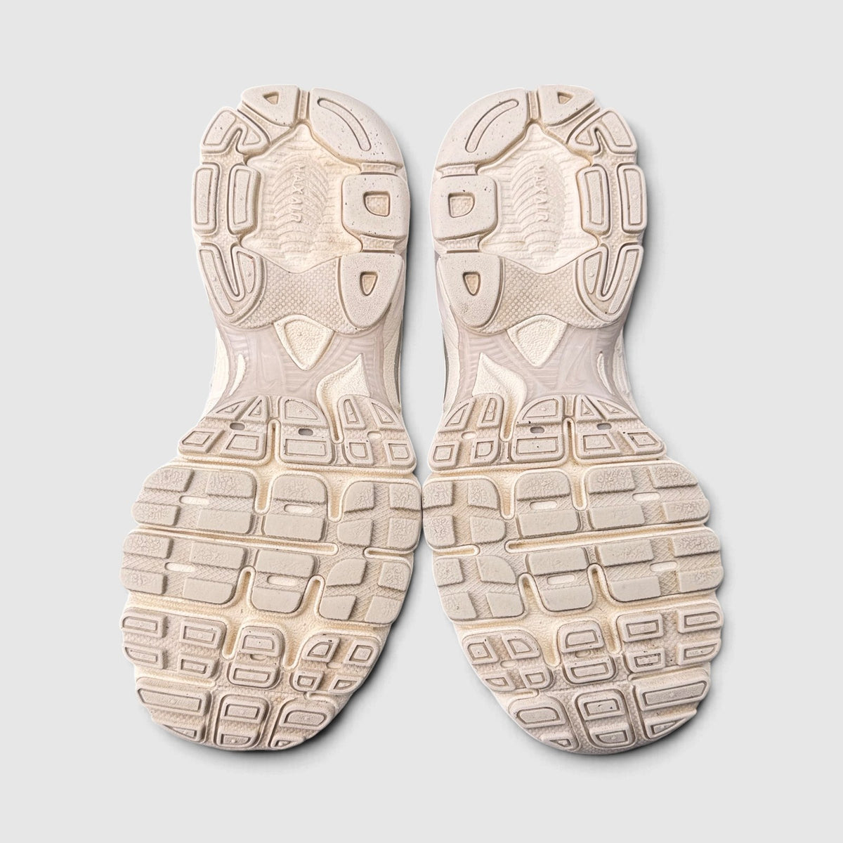 Nike Air Max Moto 2K SE, buty sportowe damskie w bardzo dobrym stanie rozmiar 37.5, podeszwa