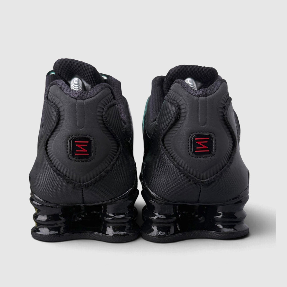Nike Shox TL Metallic Hematite, buty sportowe męskie w bardzo dobrym stanie rozmiar 42.5, widok z tyłu
