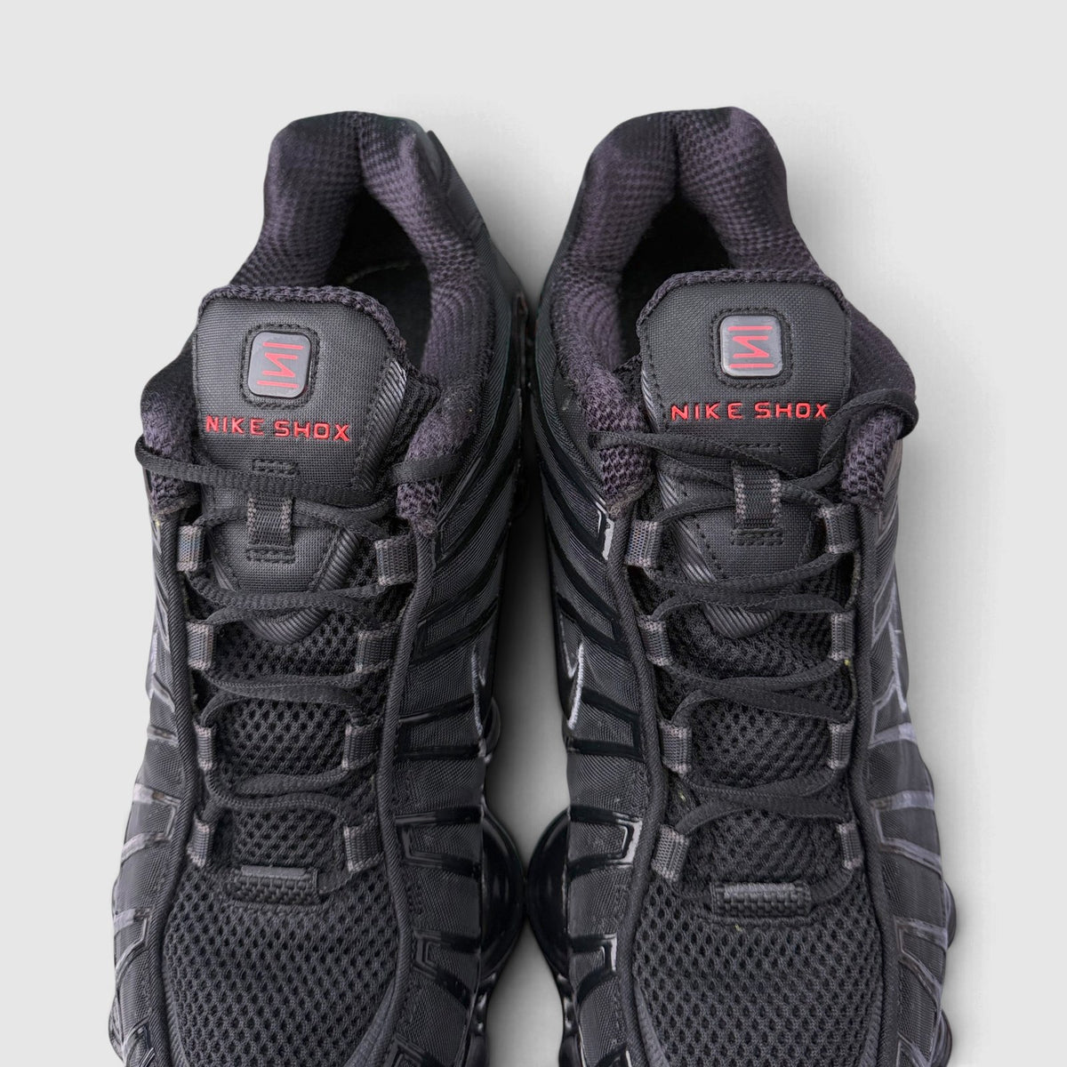 Nike Shox TL Metallic Hematite, buty sportowe męskie w bardzo dobrym stanie rozmiar 42.5, język buta