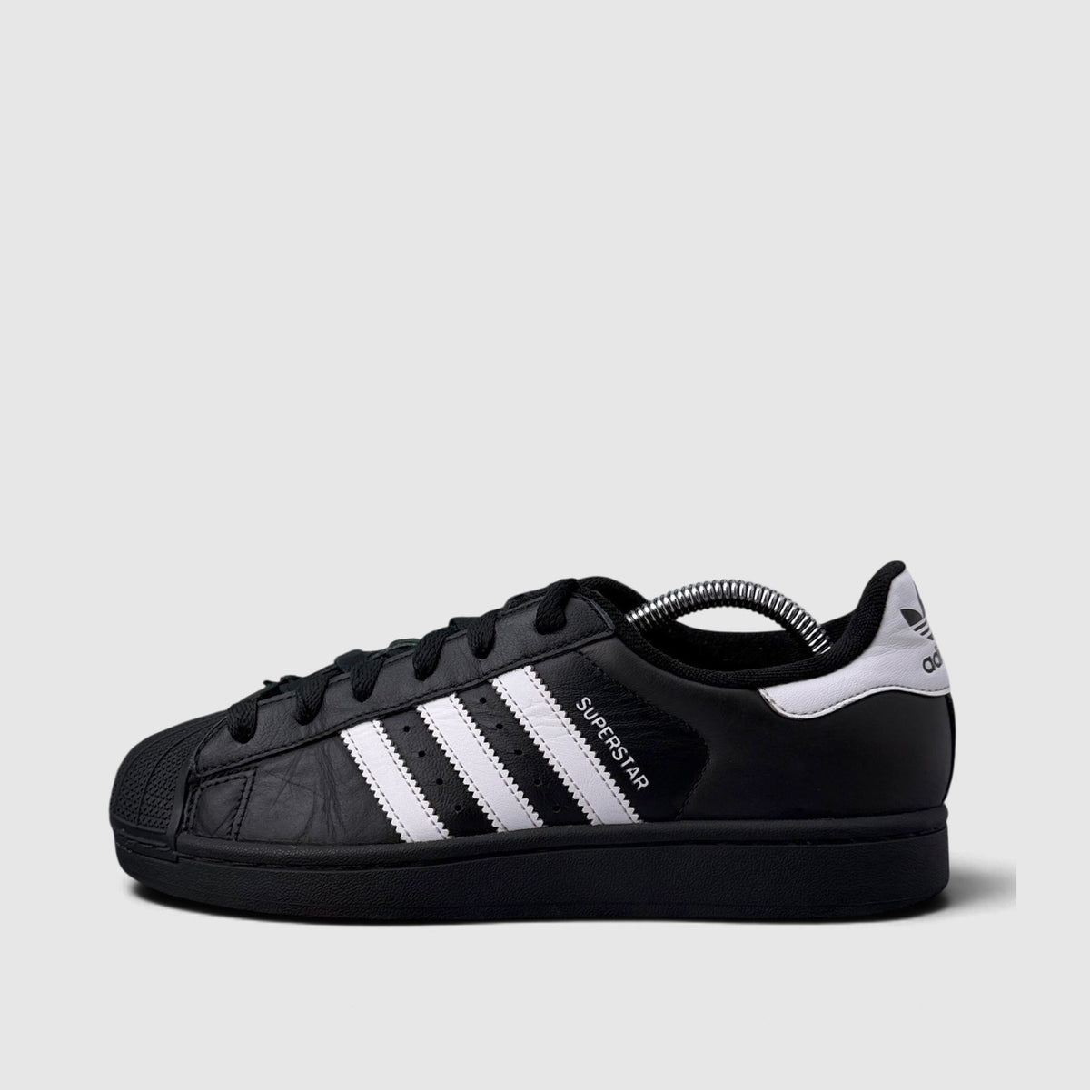 Adidas Superstar II Black White, buty sportowe damskie w bardzo dobrym stanie rozmiar 38 2/3, boczny profil, lewa strona