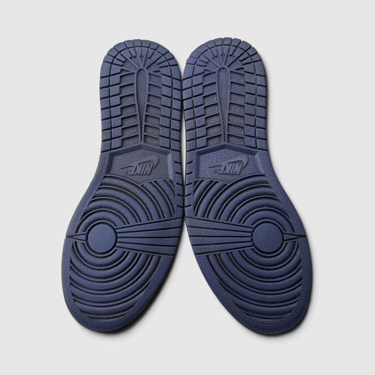 Nike Air Jordan 1 High Midnight Navy, buty sportowe męskie w bardzo dobrym stanie rozmiar 43, podeszwa