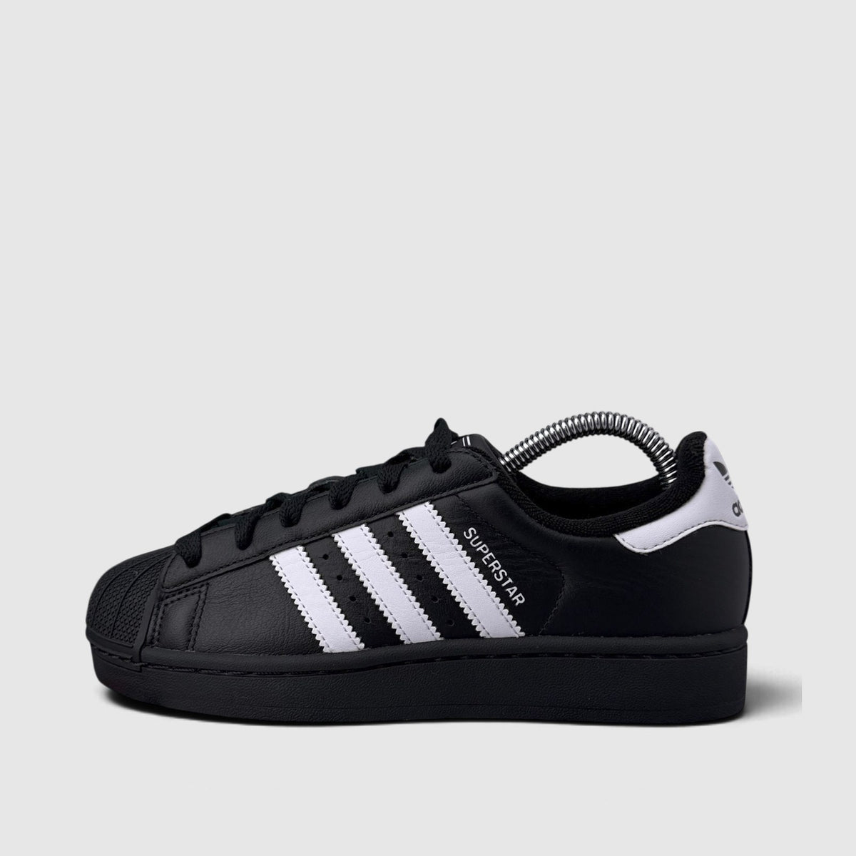 Adidas Superstar II Black White, buty sportowe damskie w bardzo dobrym stanie rozmiar 36, boczny profil, lewa strona