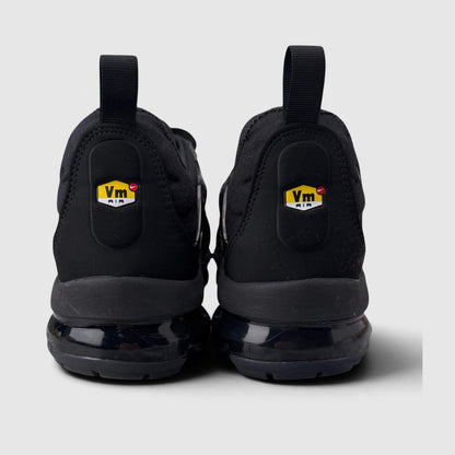 Nike Air VaporMax Plus Triple Black, buty sportowe męskie w dobrym stanie rozmiar 44.5, widok z tyłu