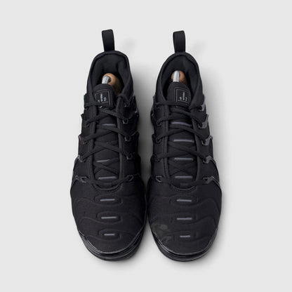 Nike Air VaporMax Plus Triple Black, buty sportowe męskie w dobrym stanie rozmiar 44.5, widok z góry