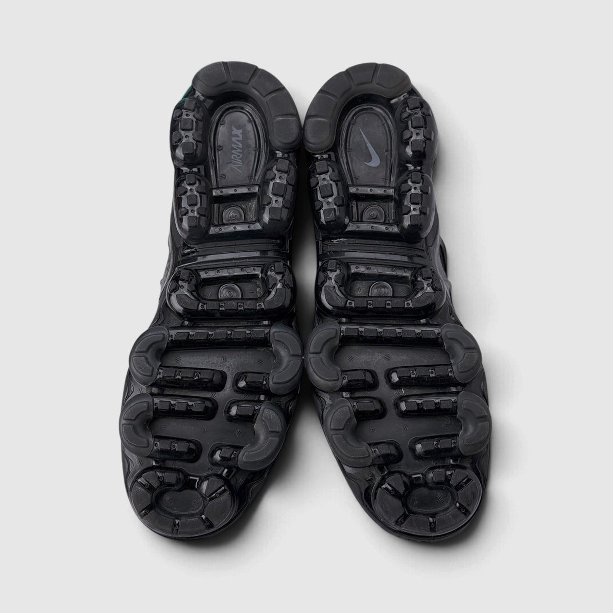 Nike Air VaporMax Plus Triple Black, buty sportowe męskie w dobrym stanie rozmiar 44.5, podeszwa