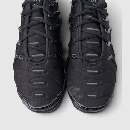 Nike Air VaporMax Plus Triple Black, buty sportowe męskie w dobrym stanie rozmiar 44.5, widok z przodu