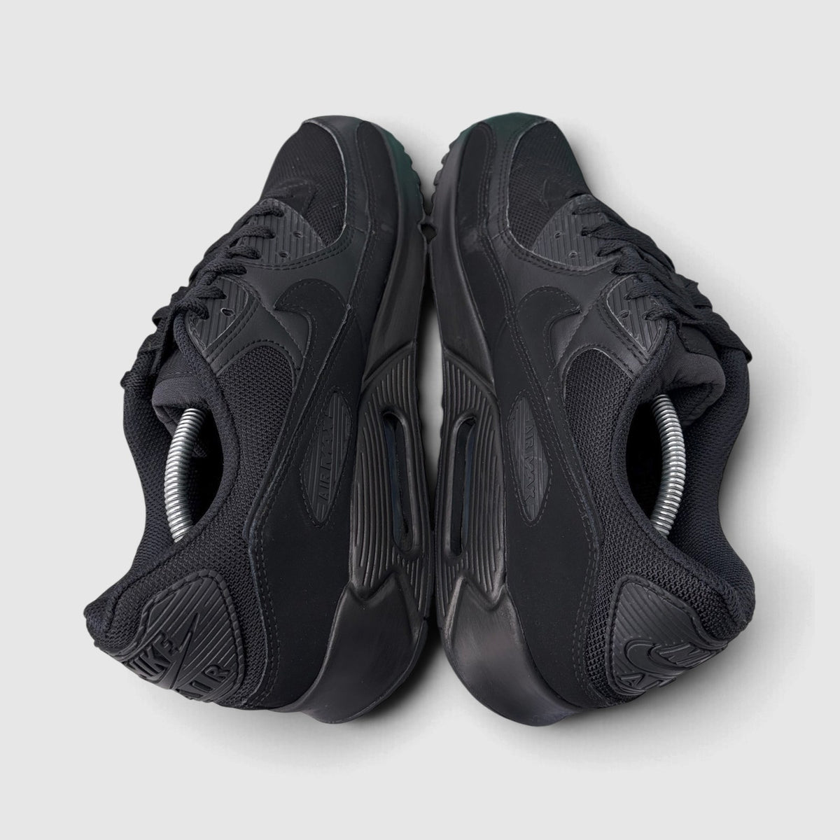 Nike Air Max 90 Triple Black, buty sportowe męskie w bardzo dobrym stanie rozmiar 46, para butów