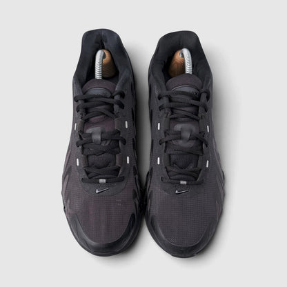 Nike Air Max DN8 Triple Black, buty sportowe męskie w dobrym stanie rozmiar 42.5, widok z góry