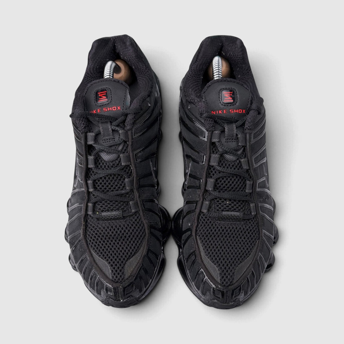 Nike Shox TL Triple Black, buty sportowe damskie w bardzo dobrym stanie rozmiar 39, widok z góry