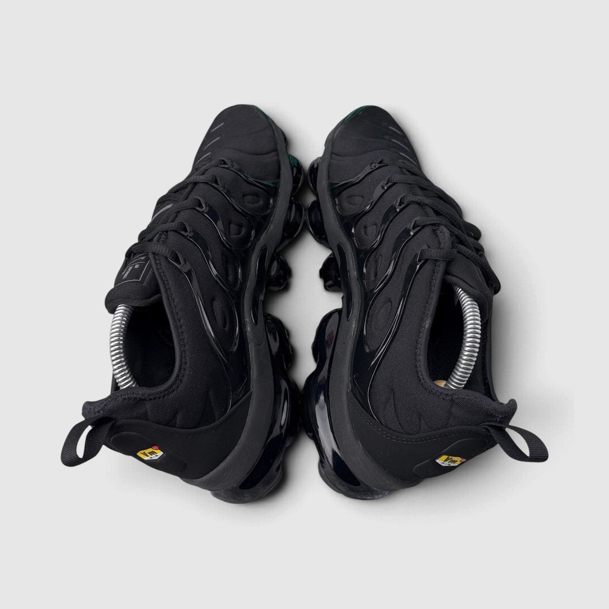 Nike Air VaporMax Plus Triple Black, buty sportowe męskie w bardzo dobrym stanie rozmiar 43, widok z góry