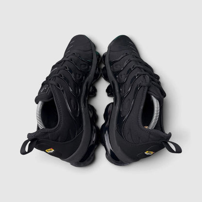 Nike Air VaporMax Plus Triple Black, buty sportowe męskie w bardzo dobrym stanie rozmiar 43, widok z góry