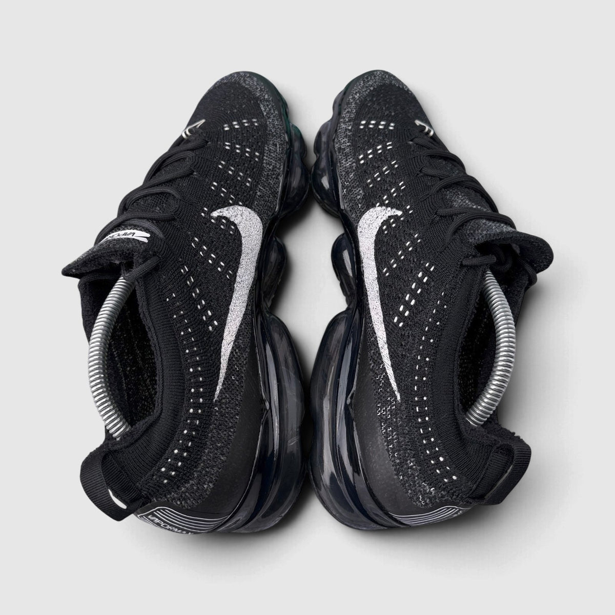 Nike Air VaporMax 2023 Flyknit Oreo, buty sportowe męskie w bardzo dobrym stanie rozmiar 44, widok z góry