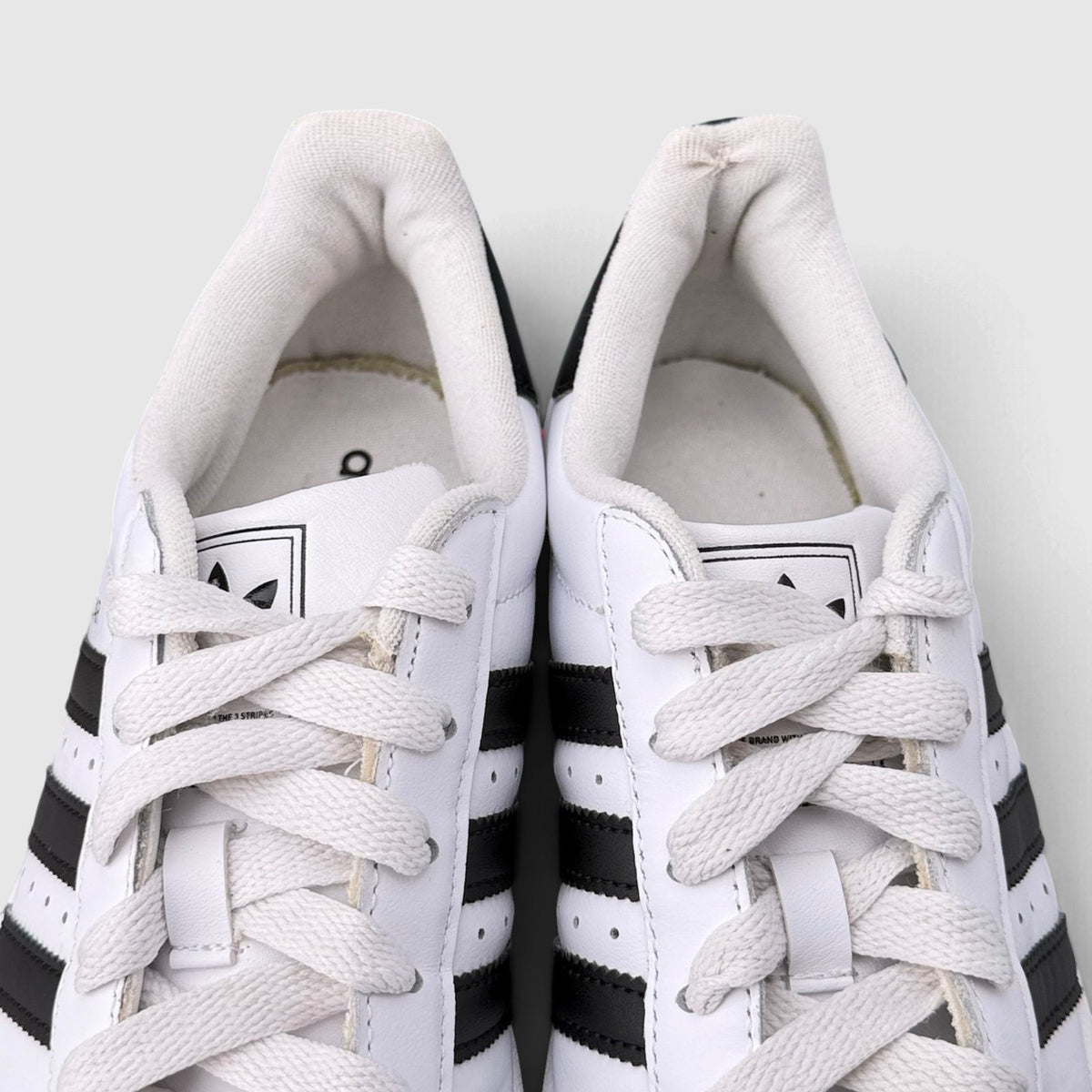 Adidas Superstar II Cloud White Black, buty sportowe damskie w bardzo dobrym stanie rozmiar 37 1/3, widok z góry