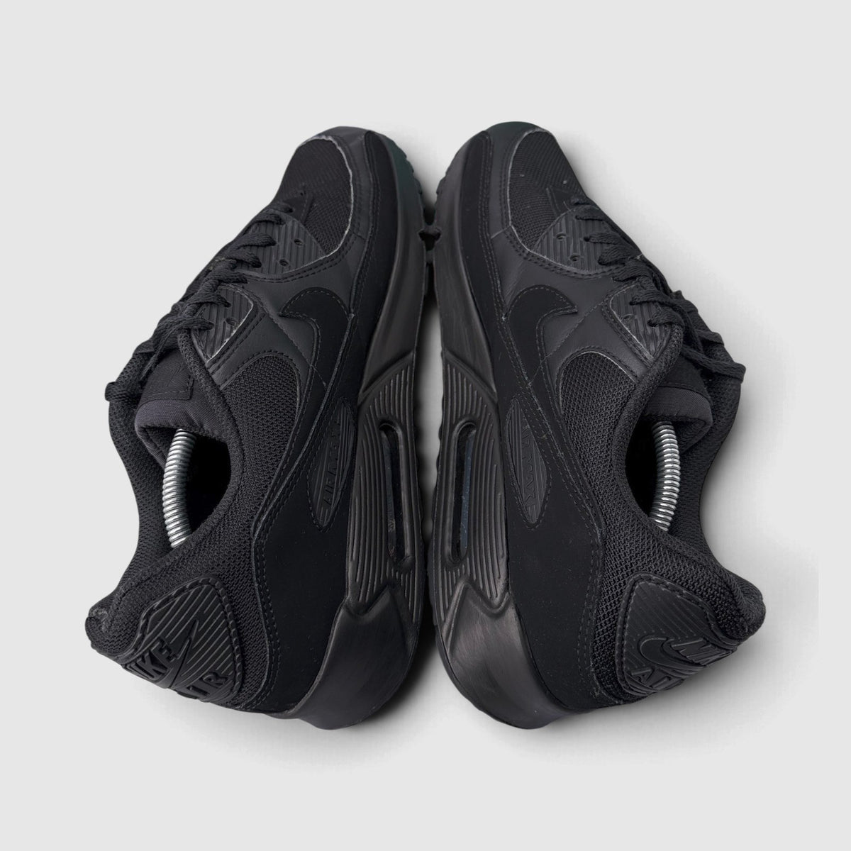 Nike Air Max 90 Triple Black, buty sportowe męskie w bardzo dobrym stanie rozmiar 46, widok z góry