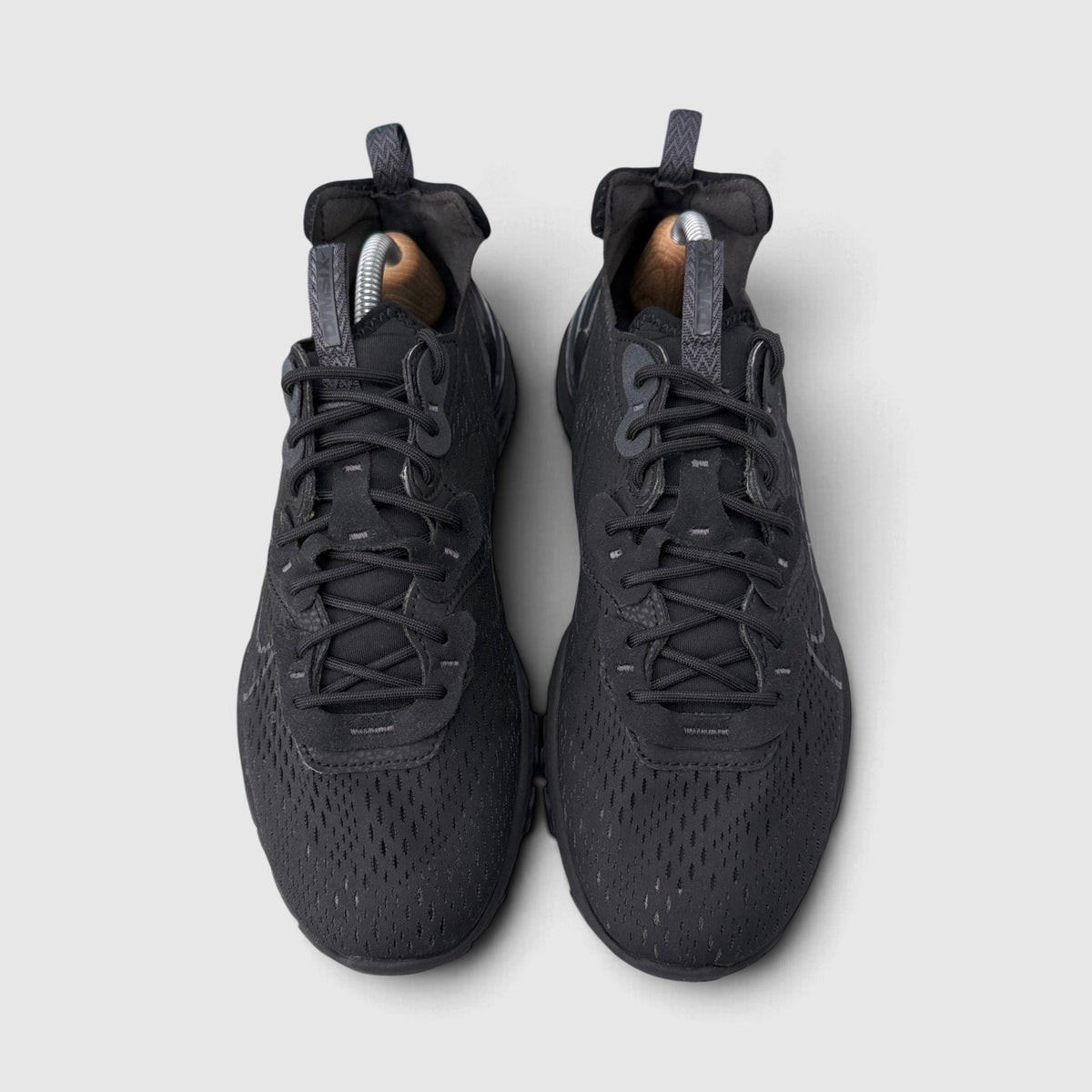 Nike React Vision Triple Black, buty sportowe męskie w bardzo dobrym stanie rozmiar 43, widok z przodu