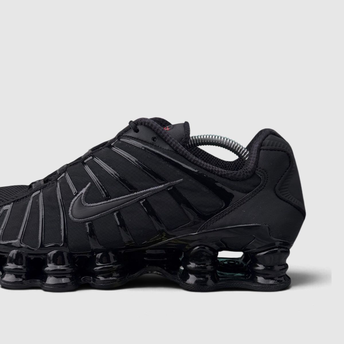Nike Shox TL Metallic Hematite, buty sportowe męskie w bardzo dobrym stanie rozmiar 44, boczny profil, lewa strona