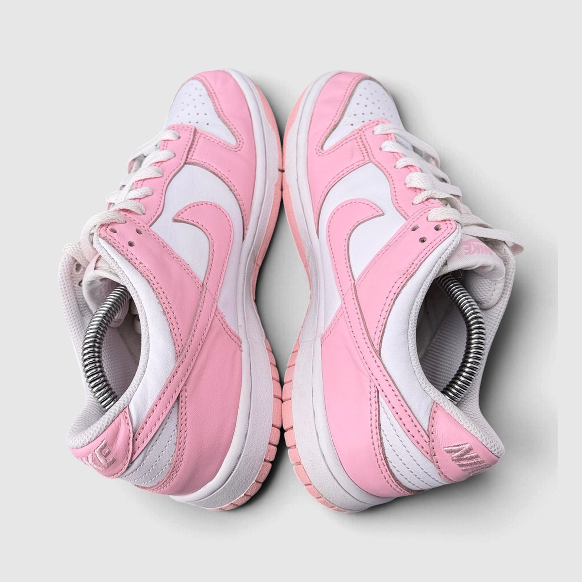 Nike Dunk Low Medium Soft Pink, buty sportowe damskie w bardzo dobrym stanie rozmiar 39, widok z góry