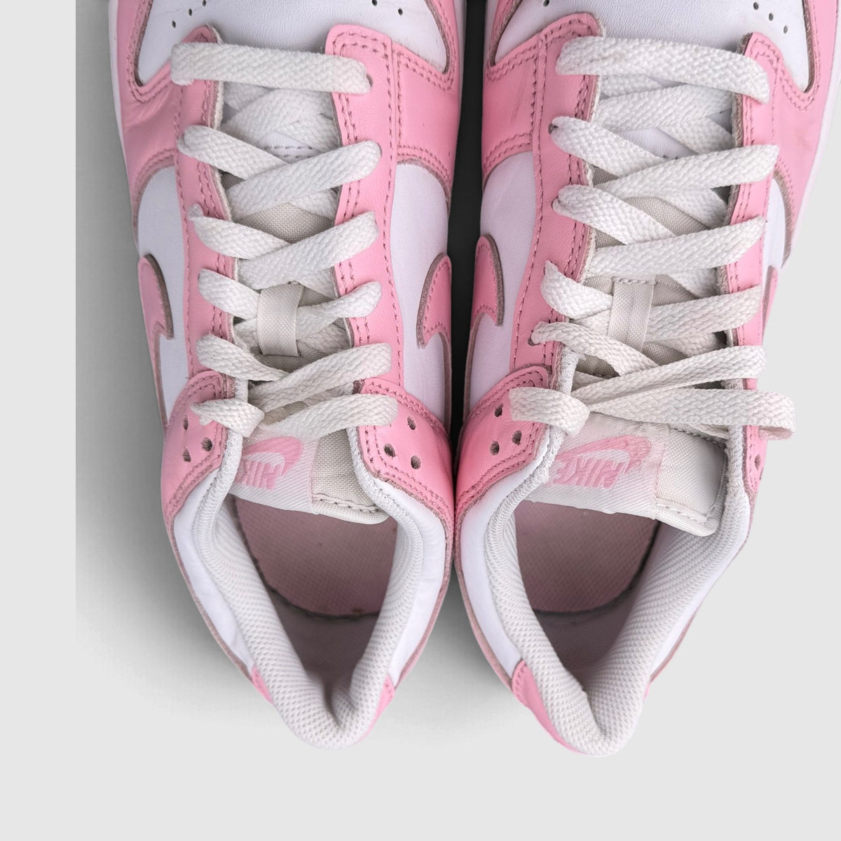 Nike Dunk Low Medium Soft Pink, buty sportowe damskie w bardzo dobrym stanie rozmiar 39, widok z góry