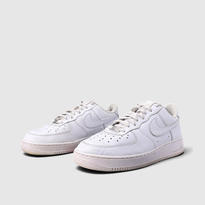 Nike Air Force 1 Low Triple White, buty sportowe męskie w dobrym stanie rozmiar 44, para butów